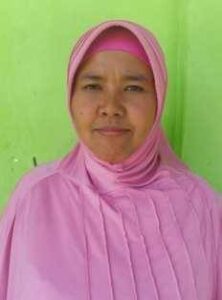 37 Anita Hartuty, S.Pd